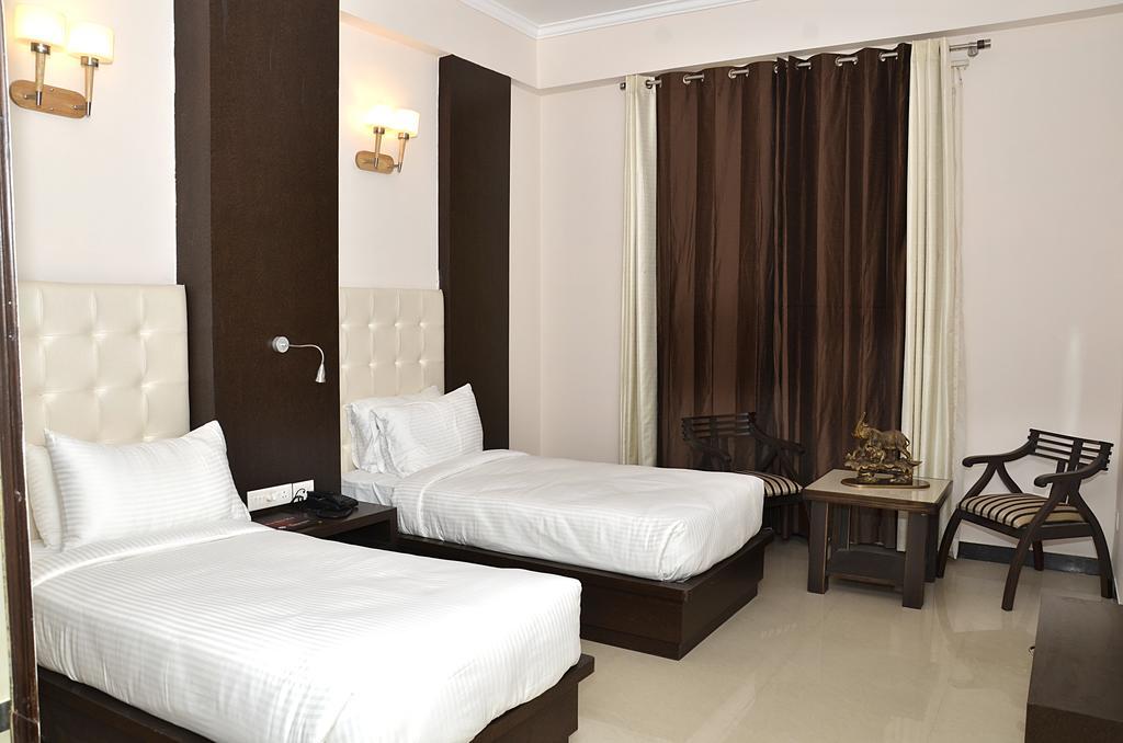 Hotel Crimson Palace Agra  Zimmer foto